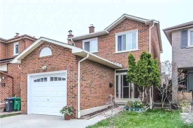 1001 Lucerne Cres, House detached with 3 bedrooms, 2 bathrooms and 2 parking in Mississauga ON | Image 2