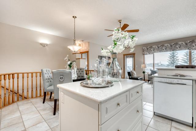 8 Eagleview Gate, Home with 3 bedrooms, 2 bathrooms and 4 parking in Calgary AB | Image 7