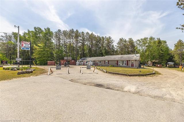 6313 6 Highway, House detached with 2 bedrooms, 1 bathrooms and null parking in Northern Bruce Peninsula ON | Image 3