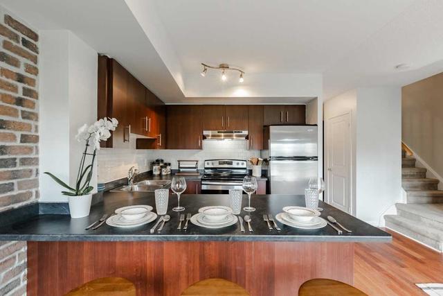 th41 - 93 The Queensway, Townhouse with 2 bedrooms, 2 bathrooms and 1 parking in Toronto ON | Image 5