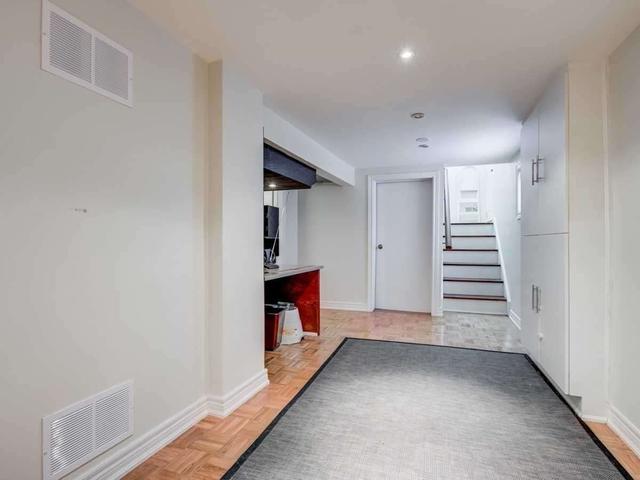 70 Amherst Ave, House detached with 1 bedrooms, 2 bathrooms and 9 parking in Toronto ON | Image 7