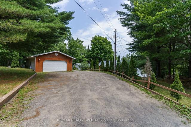 1060 Hammond Rd W, House detached with 3 bedrooms, 2 bathrooms and 6 parking in Lake of Bays ON | Image 12