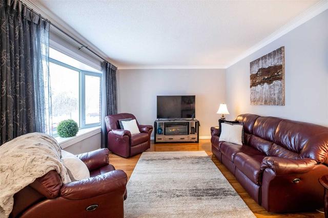 85 Parkway Cres, House detached with 3 bedrooms, 2 bathrooms and 5 parking in Clarington ON | Image 33