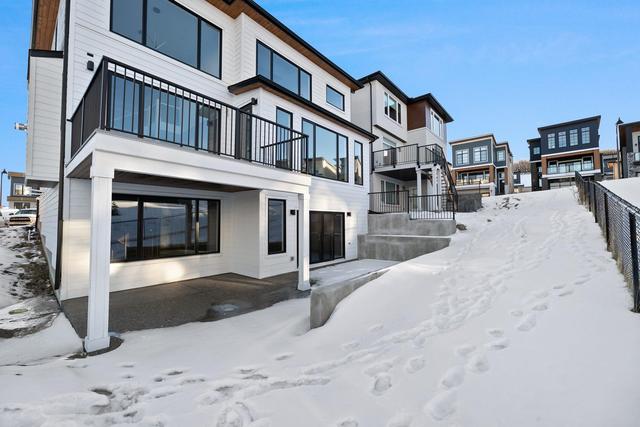 33 Timberline Court Sw, House detached with 3 bedrooms, 3 bathrooms and 6 parking in Calgary AB | Image 2