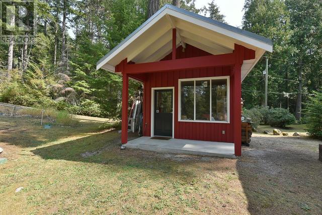 5466 Sans Souci Road, House detached with 4 bedrooms, 3 bathrooms and null parking in Sunshine Coast B BC | Image 39