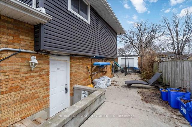 348 Trudeau Dr, House semidetached with 3 bedrooms, 2 bathrooms and 3 parking in Sarnia ON | Image 1