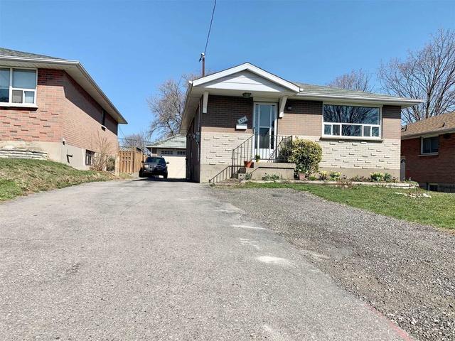 376 Wolfe St, House detached with 3 bedrooms, 2 bathrooms and 6 parking in Oshawa ON | Image 1