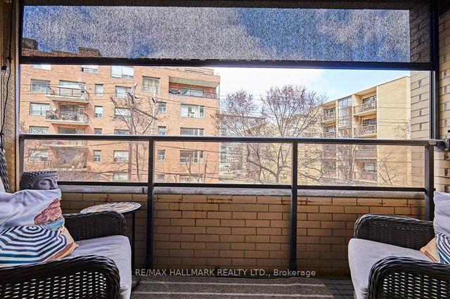 302 - 22 Shallmar Blvd, Condo with 2 bedrooms, 2 bathrooms and 1 parking in Toronto ON | Image 18