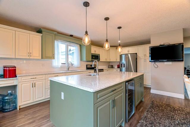 116 Beaveridge Close, House detached with 6 bedrooms, 5 bathrooms and 3 parking in Wood Buffalo AB | Image 4