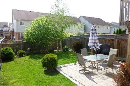 86 Kirkland Pl, House attached with 3 bedrooms, 3 bathrooms and 3 parking in Whitby ON | Image 9