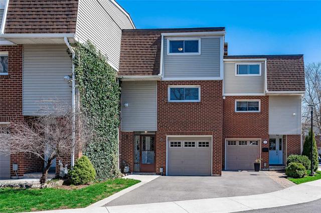 960 Warwick Crt, Townhouse with 3 bedrooms, 2 bathrooms and 2 parking in Burlington ON | Image 1