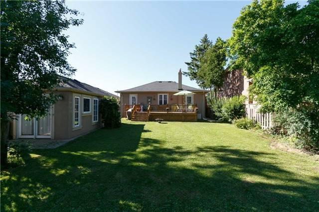 31 Gracefield Ave, House detached with 3 bedrooms, 2 bathrooms and 4 parking in Toronto ON | Image 18
