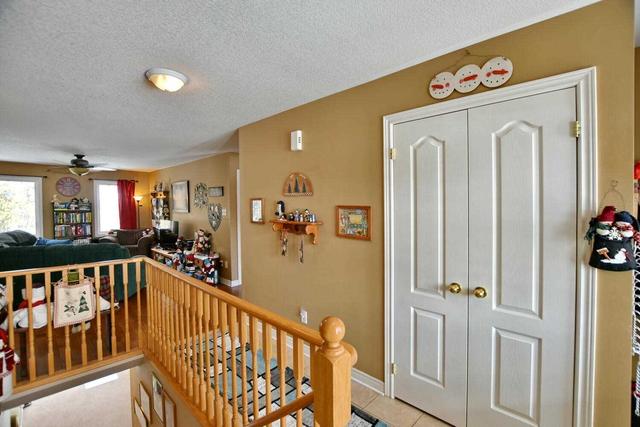 140 Constance Blvd, House detached with 2 bedrooms, 1 bathrooms and 5 parking in Wasaga Beach ON | Image 2