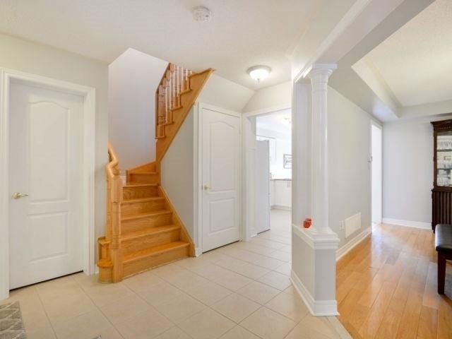 53 Humbershed Cres, House detached with 3 bedrooms, 3 bathrooms and 2 parking in Caledon ON | Image 2