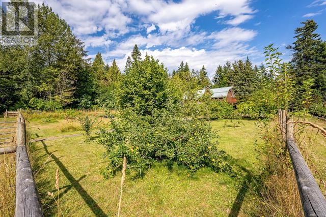 8185 Island Hwy S, House detached with 4 bedrooms, 4 bathrooms and 6 parking in Comox Valley A BC | Image 11
