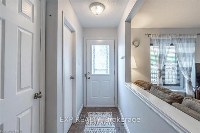 51 - 55 Ashley Cres, Townhouse with 3 bedrooms, 2 bathrooms and 2 parking in London ON | Image 20