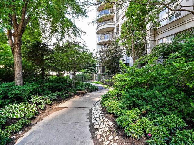 3303 - 310 Burnhamthorpe Rd, Condo with 2 bedrooms, 2 bathrooms and 1 parking in Mississauga ON | Image 12