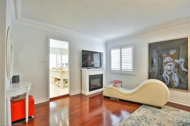 2009 Highridge Court, House detached with 4 bedrooms, 2 bathrooms and 7 parking in Oakville ON | Image 27