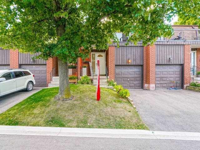 2 - 750 Burnhamthorpe Rd E, Townhouse with 3 bedrooms, 3 bathrooms and 2 parking in Mississauga ON | Image 1