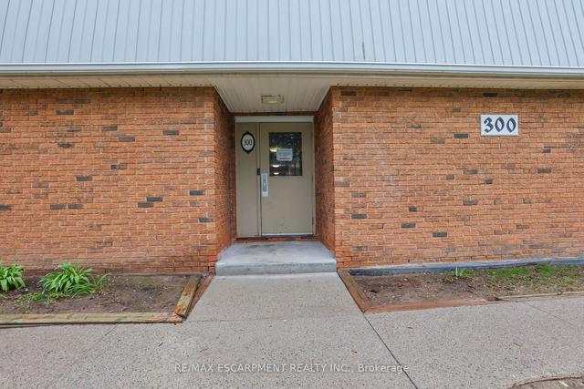 15 - 300 Traynor Ave, Townhouse with 2 bedrooms, 1 bathrooms and 1 parking in Kitchener ON | Image 12