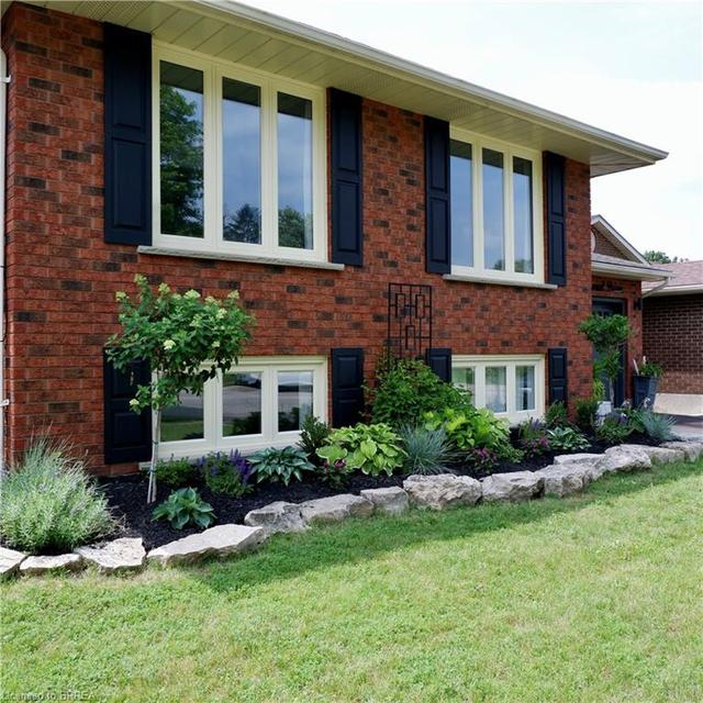 191 Balmoral Drive, House detached with 4 bedrooms, 2 bathrooms and 4 parking in Brantford ON | Image 2