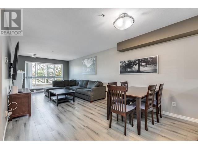 409 22230 North Avenue, Condo with 2 bedrooms, 2 bathrooms and 1 parking in Maple Ridge BC | Image 3
