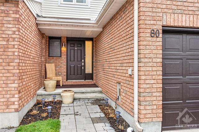 80 Markland Crescent, Townhouse with 3 bedrooms, 2 bathrooms and 3 parking in Ottawa ON | Image 2