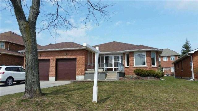 75 Geoffrey Cres, House detached with 3 bedrooms, 3 bathrooms and 6 parking in Whitchurch Stouffville ON | Image 1