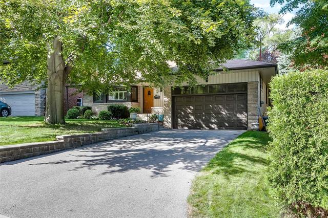 18 Woodway Tr, House detached with 3 bedrooms, 2 bathrooms and 4 parking in Toronto ON | Image 12