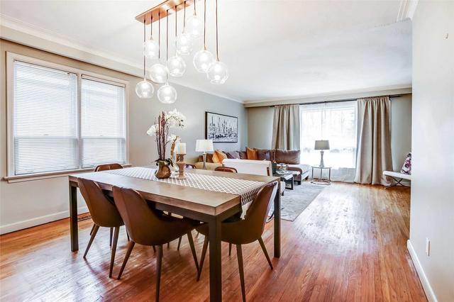 22 Decarie Circ, House detached with 4 bedrooms, 3 bathrooms and 3 parking in Toronto ON | Image 4