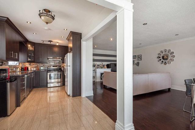 795 Consort Cres, House semidetached with 3 bedrooms, 2 bathrooms and 6 parking in Mississauga ON | Image 10