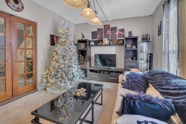 179 Queen St E, House detached with 4 bedrooms, 1 bathrooms and 6 parking in Toronto ON | Image 4