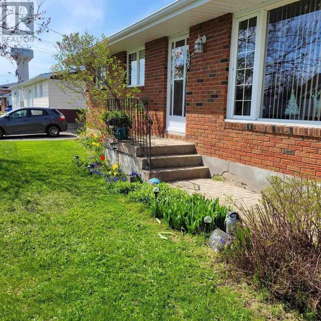200 Bordeleau St, House detached with 5 bedrooms, 2 bathrooms and null parking in Smooth Rock Falls ON | Image 46