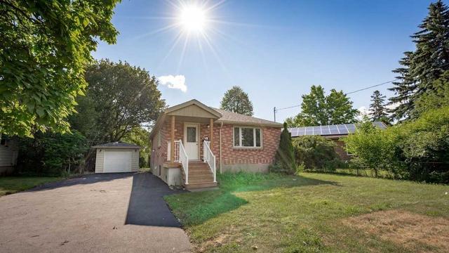 127 Roehampton Ave, House detached with 3 bedrooms, 2 bathrooms and 7 parking in London ON | Image 1