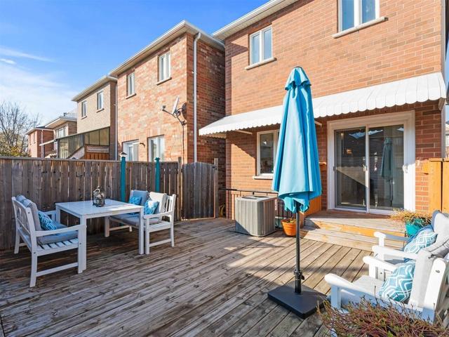 19 Estoril Terr, House detached with 3 bedrooms, 4 bathrooms and 2 parking in Toronto ON | Image 16