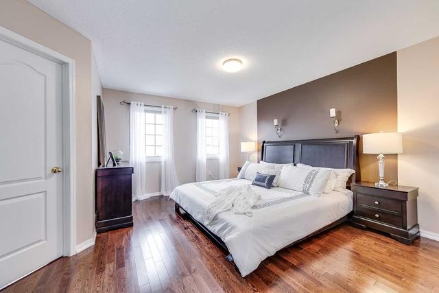 1001 Donnelly St, House semidetached with 3 bedrooms, 3 bathrooms and 3 parking in Milton ON | Image 16
