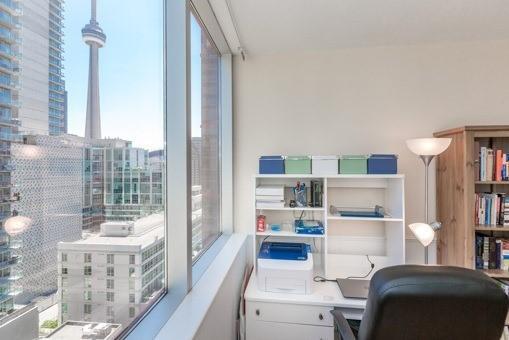1001 - 393 King St W, Condo with 2 bedrooms, 1 bathrooms and 1 parking in Toronto ON | Image 15