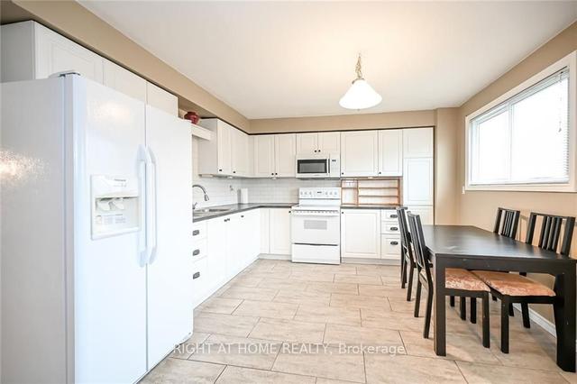 11 - 161 Berkindale Dr, Townhouse with 3 bedrooms, 2 bathrooms and 2 parking in Hamilton ON | Image 9