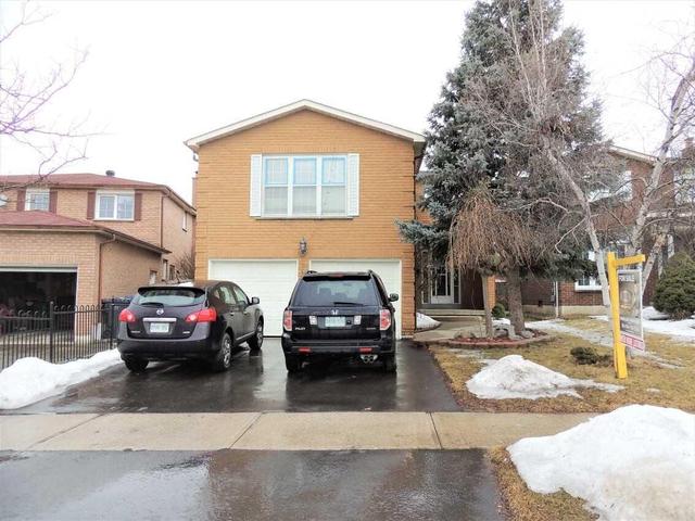 7 Brookview Rd, House detached with 3 bedrooms, 3 bathrooms and 2 parking in Brampton ON | Image 1