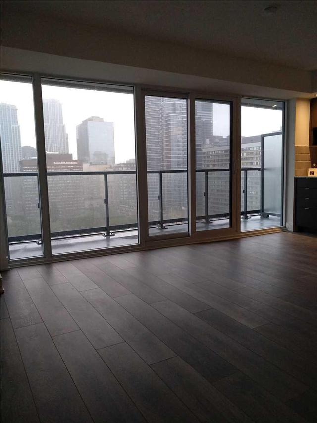 1501 - 89 Mcgill St, Condo with 1 bedrooms, 1 bathrooms and null parking in Toronto ON | Image 2