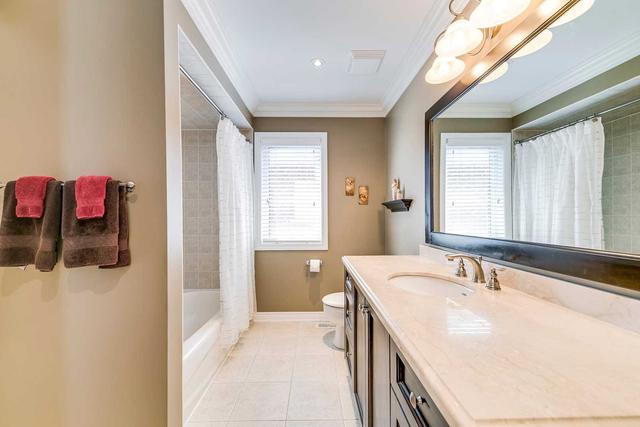 2465 North Ridge Tr, House detached with 4 bedrooms, 3 bathrooms and 4 parking in Oakville ON | Image 22