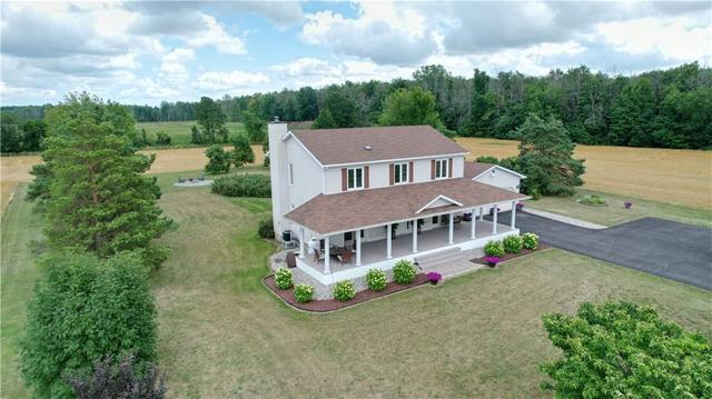 2535 County 15 Road, House detached with 4 bedrooms, 3 bathrooms and 4 parking in North Stormont ON | Image 3