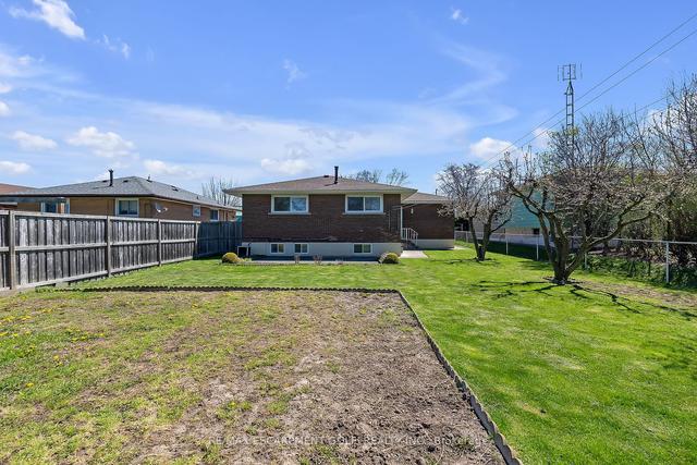 546 West 5th St, House detached with 3 bedrooms, 2 bathrooms and 5 parking in Hamilton ON | Image 32