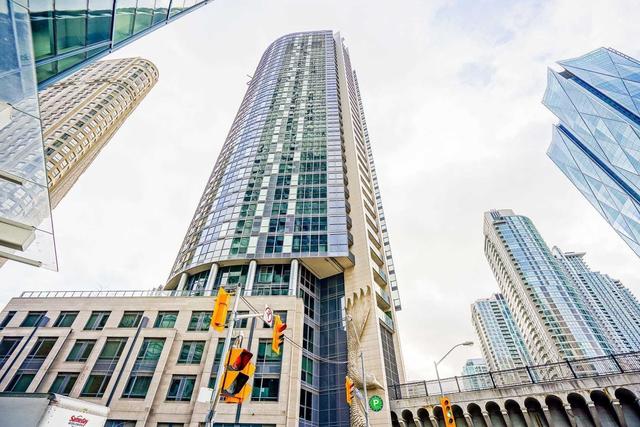 1401 - 1 The Esplanade Ave, Condo with 1 bedrooms, 1 bathrooms and 0 parking in Toronto ON | Image 1