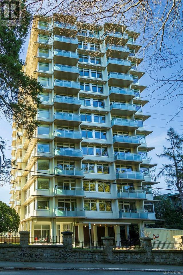 406 - 250 Douglas St, Condo with 2 bedrooms, 1 bathrooms and 1 parking in Victoria BC | Image 2