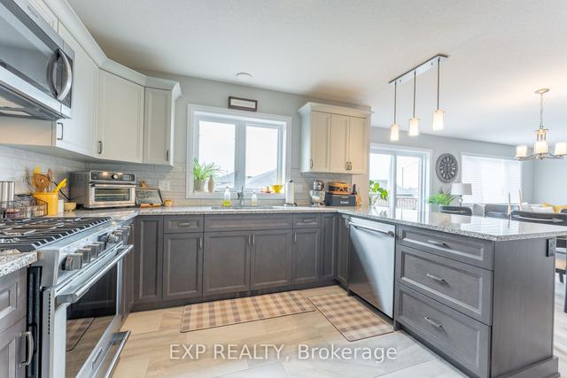 317 Edgehill Dr, House detached with 4 bedrooms, 3 bathrooms and 3.5 parking in Barrie ON | Image 11