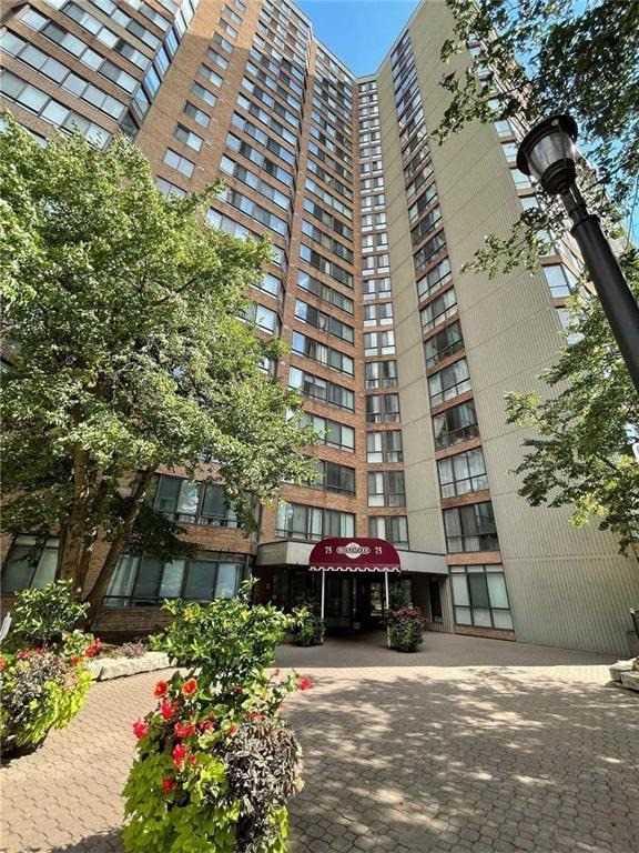 522 - 75 Bamburgh Circ, Condo with 2 bedrooms, 2 bathrooms and 1 parking in Toronto ON | Card Image