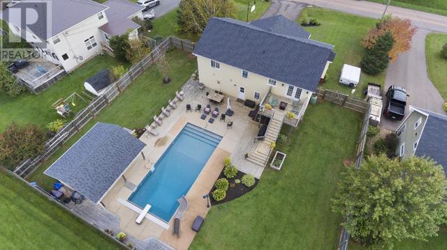 39 Governors Lane, House detached with 4 bedrooms, 2 bathrooms and null parking in Stratford PE | Image 2