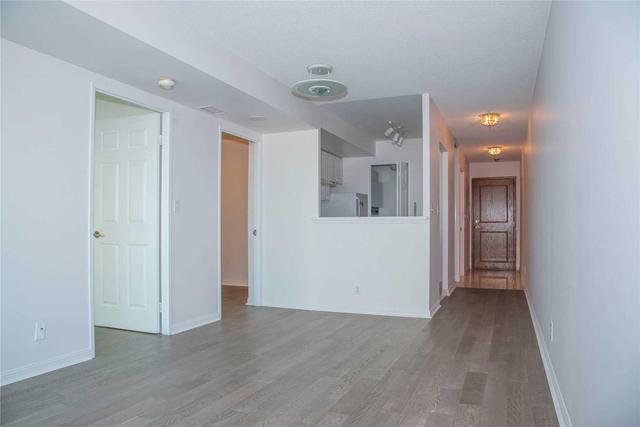 312 - 8 Lee Centre Dr, Condo with 1 bedrooms, 1 bathrooms and 1 parking in Toronto ON | Image 1