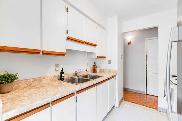 404 - 1 Innismore Cres, Condo with 2 bedrooms, 2 bathrooms and 1 parking in Toronto ON | Image 15